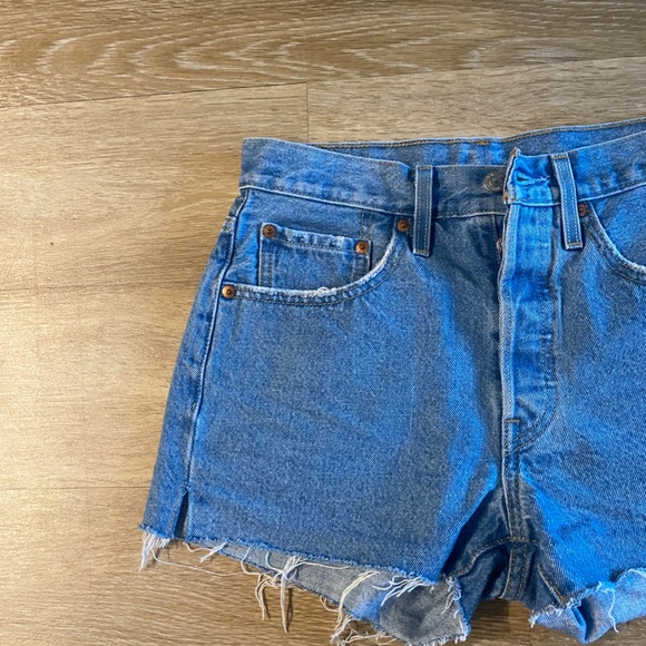 Levi's 501 light denim high waisted short - Picture 4 of 5